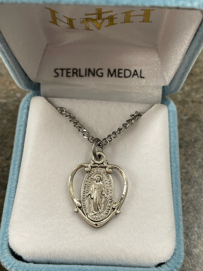 SS PIERCED HEART MIRACULOUS 18