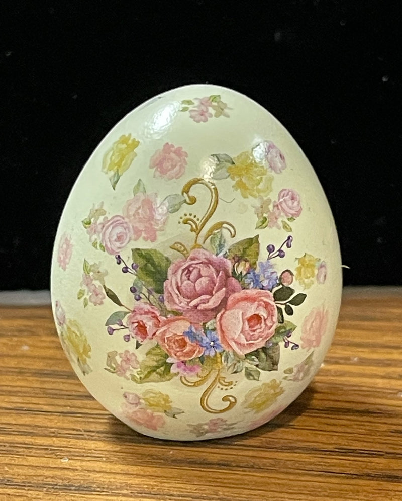 LITTLE VICTORIAN EGG CHARM YEL