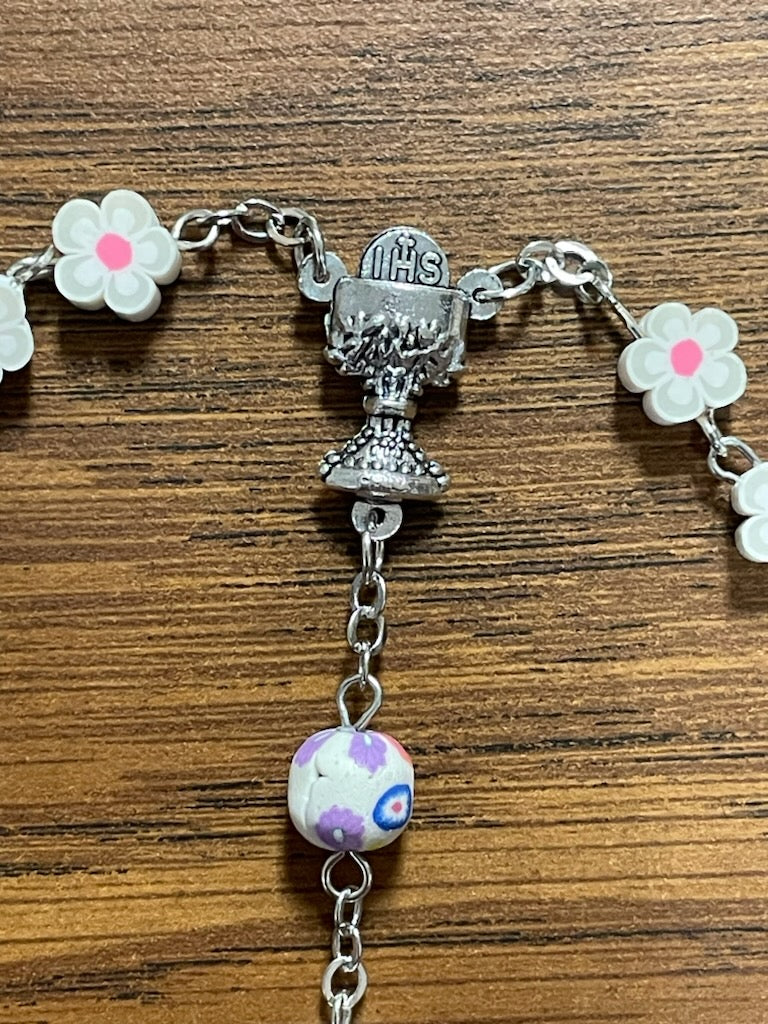 FLORAL BEAD WHITE ROSARY