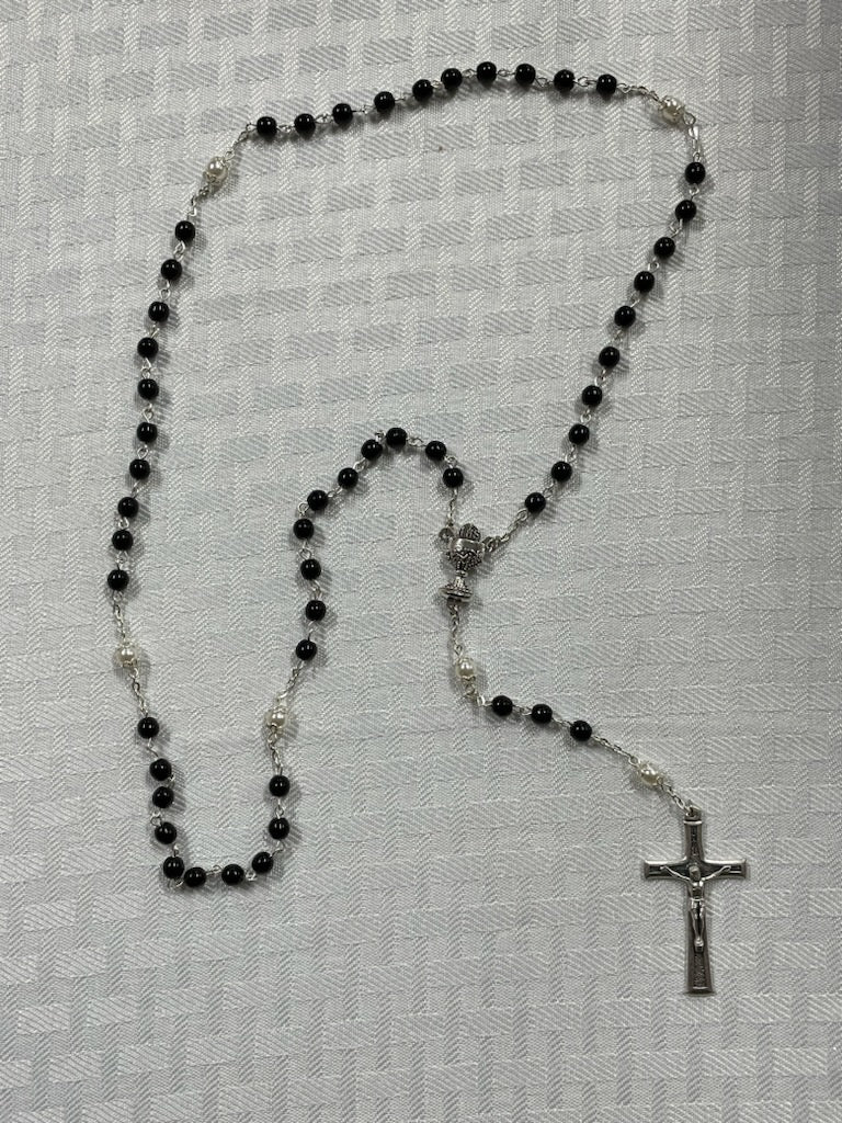 5MM BLACK OFB & WHT PRL ROSARY