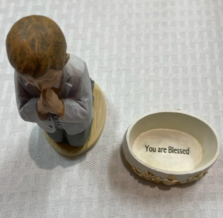 KNEELING BOY COMMUNION ROS BOX