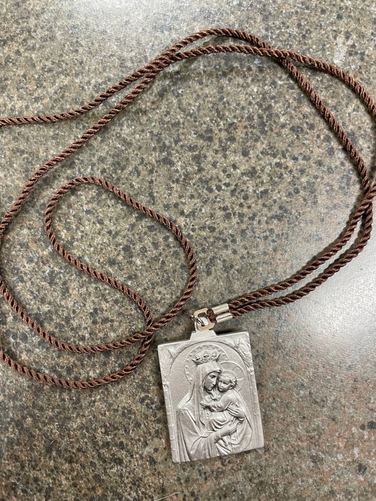 METAL SCAPULAR BROWN CORD